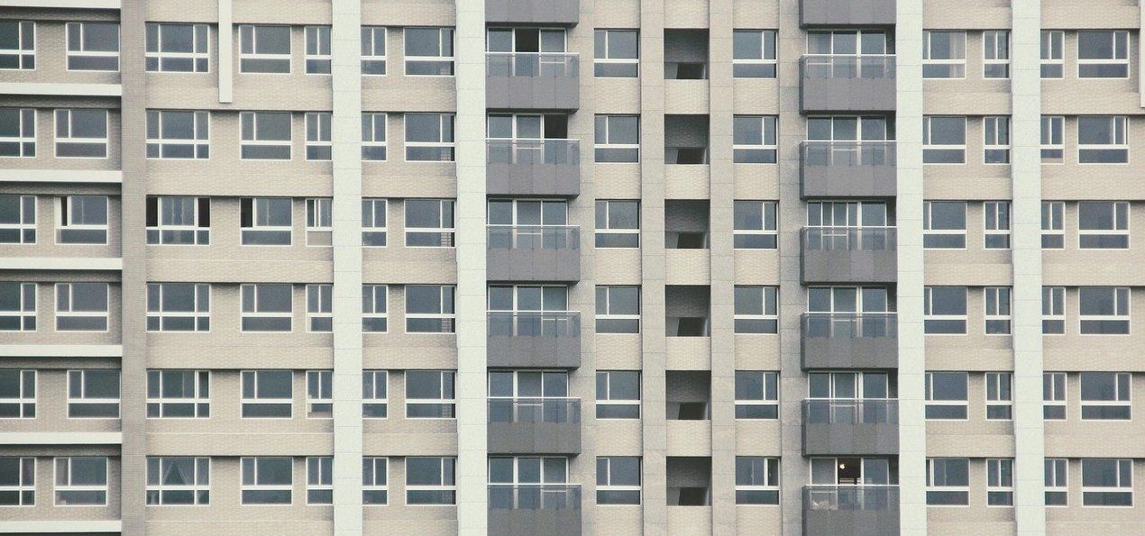 Du betrachtest gerade Die schwerblütige Nachbarin (1)
